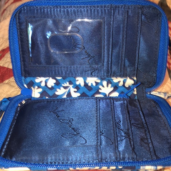 Vera Bradley Wristlet Phone Wallet Blue Lagoon - Picture 2 of 3